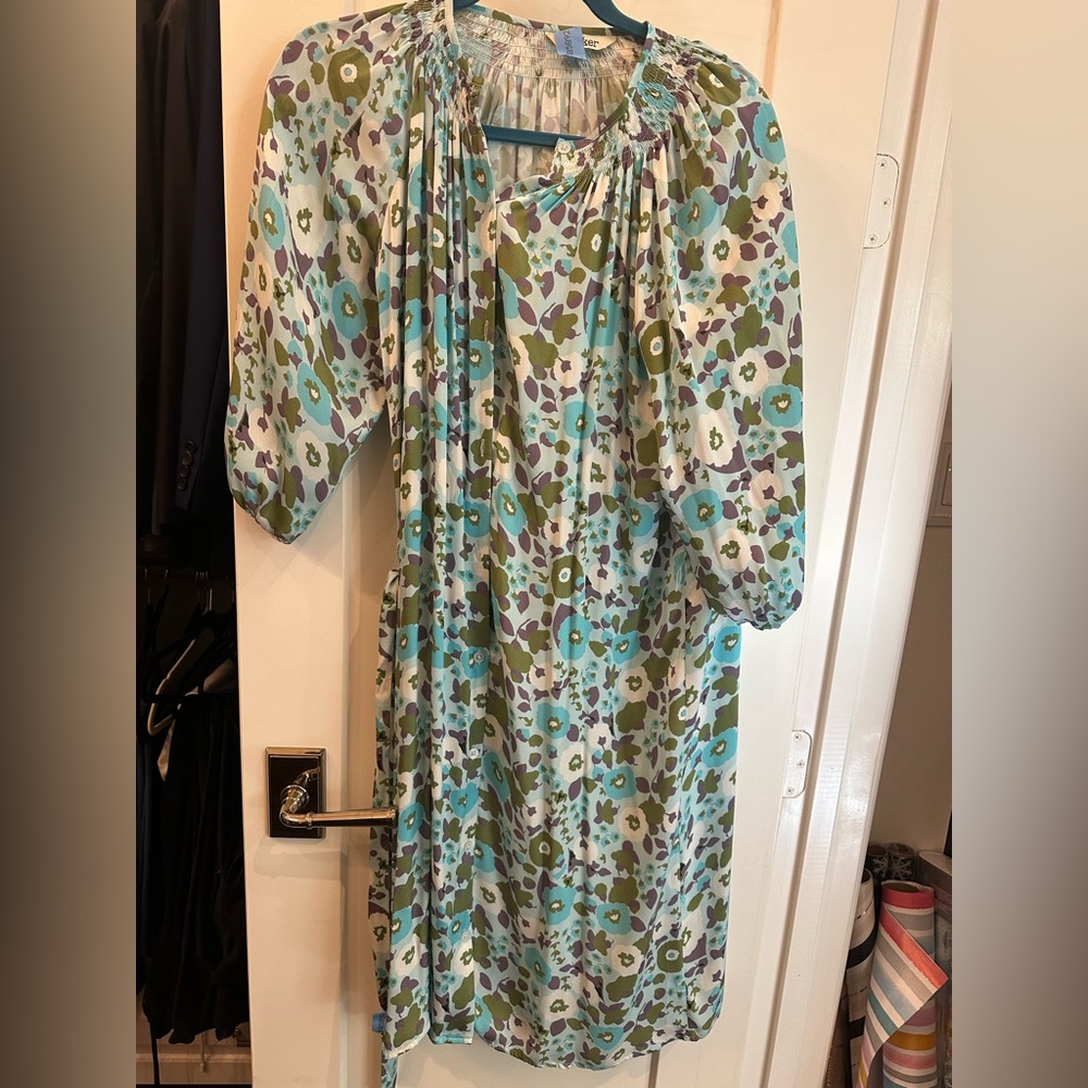Tucker 100% Silk Floral Dress Size XS